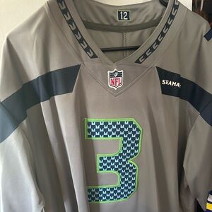 Russel Wilson jersey